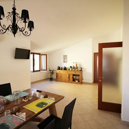 Aqui Bed & Breakfast *
